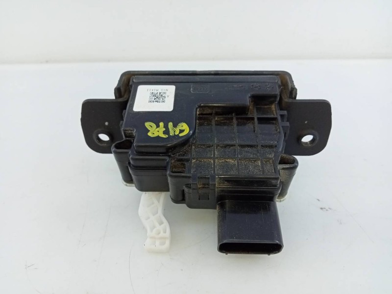 Recambio de cerradura maletero / porton para kia sportage drive 2wd referencia OEM IAM   E2-B5-55-1