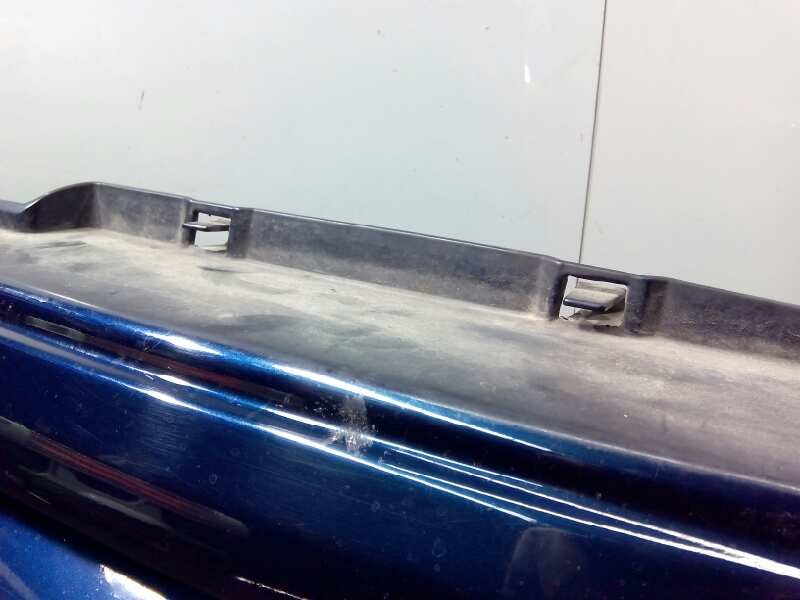 Recambio de rejilla delantera para land rover discovery v6 td s referencia OEM IAM   P2-A2-38