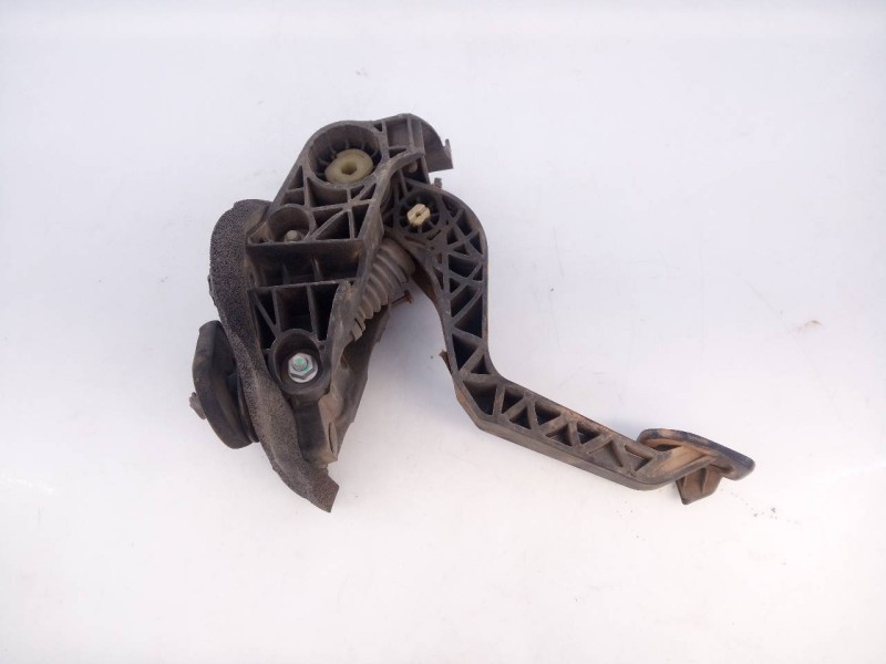Recambio de pedal embrague para ford transit connect kasten trend referencia OEM IAM EY167B633CA  E3-B3-31-3