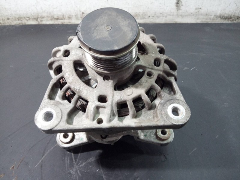 Recambio de alternador para dacia sandero stepway referencia OEM IAM 231005933R F000BL07G6 P3-B5-8-3