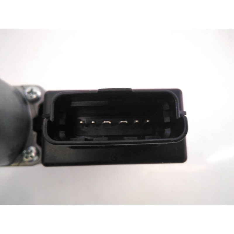 Recambio de motor elevalunas delantero izquierdo para kia cee´d drive referencia OEM IAM 82450A2010  E2-B5-8-2