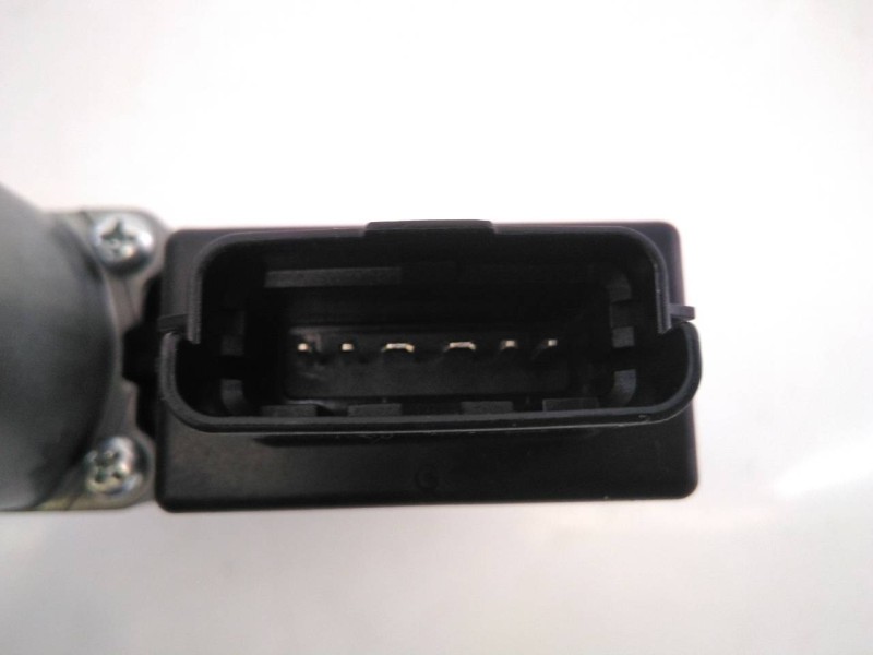 Recambio de motor elevalunas delantero izquierdo para kia cee´d drive referencia OEM IAM 82450A2010  E2-B5-8-2