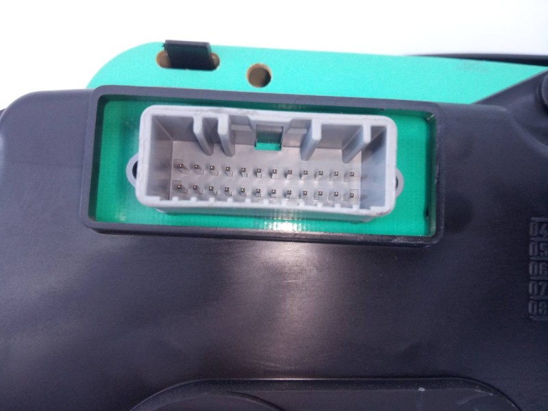 Recambio de cuadro instrumentos para dacia duster ambiance 4x2 referencia OEM IAM   E2-A1-32-7