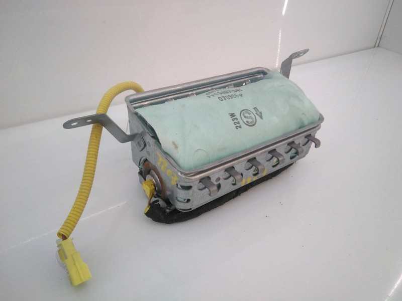 Recambio de airbag delantero derecho para toyota avensis wagon (t25) 2.0 d-4d executive referencia OEM IAM 7397005070 4003701 E2
