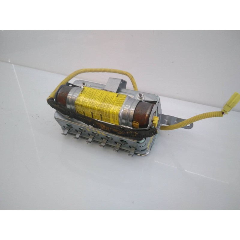 Recambio de airbag delantero derecho para toyota avensis wagon (t25) 2.0 d-4d executive referencia OEM IAM 7397005070 4003701 E2