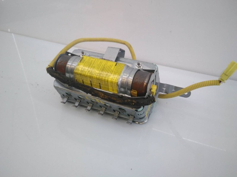 Recambio de airbag delantero derecho para toyota avensis wagon (t25) 2.0 d-4d executive referencia OEM IAM 7397005070 4003701 E2