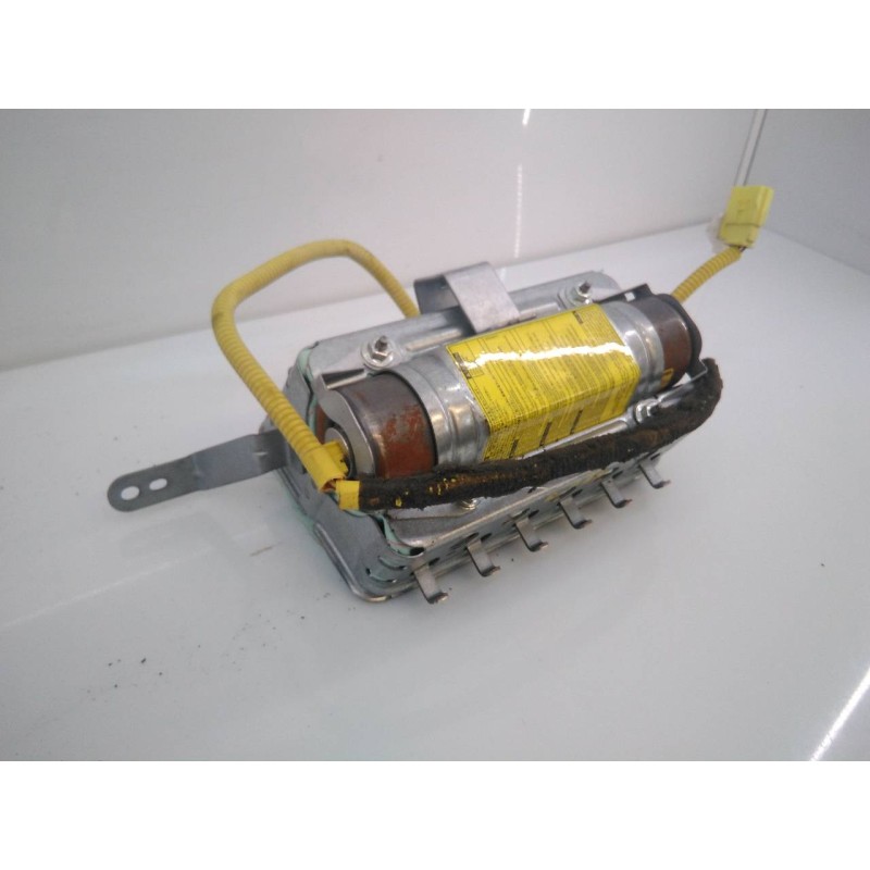 Recambio de airbag delantero derecho para toyota avensis wagon (t25) 2.0 d-4d executive referencia OEM IAM 7397005070 4003701 E2