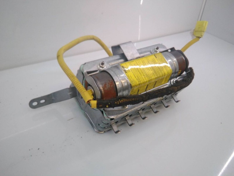 Recambio de airbag delantero derecho para toyota avensis wagon (t25) 2.0 d-4d executive referencia OEM IAM 7397005070 4003701 E2