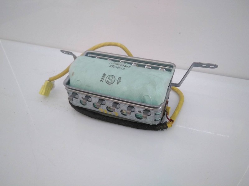 Recambio de airbag delantero derecho para toyota avensis wagon (t25) 2.0 d-4d executive referencia OEM IAM 7397005070 4003701 E2