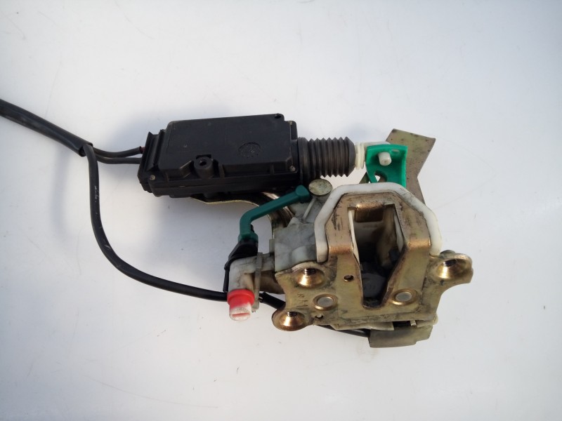 Recambio de cerradura puerta trasera derecha para » otros... mahindra goa referencia OEM IAM   E3-B6-56-1