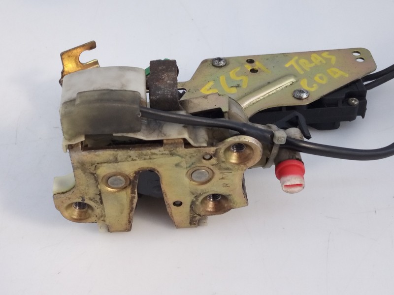 Recambio de cerradura puerta trasera derecha para » otros... mahindra goa referencia OEM IAM   E3-B6-56-1