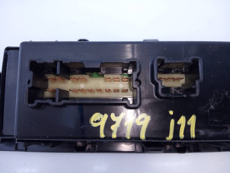 Recambio de mando elevalunas delantero izquierdo para nissan qashqai (j11) acenta referencia OEM IAM   E3-B4-22-1