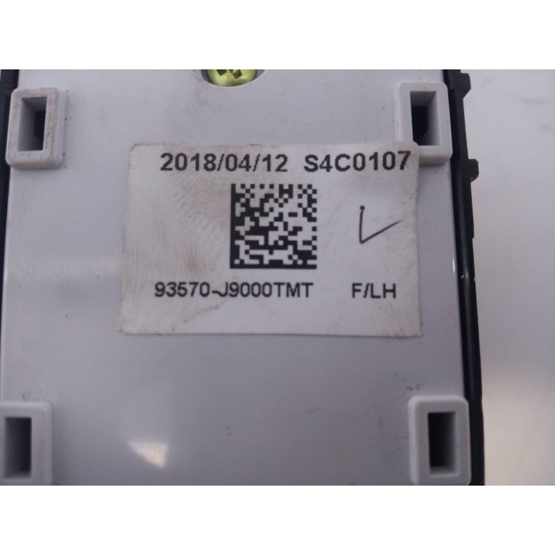 Recambio de mando elevalunas delantero izquierdo para hyundai kona referencia OEM IAM 93570J9000  E3-A3-34-2