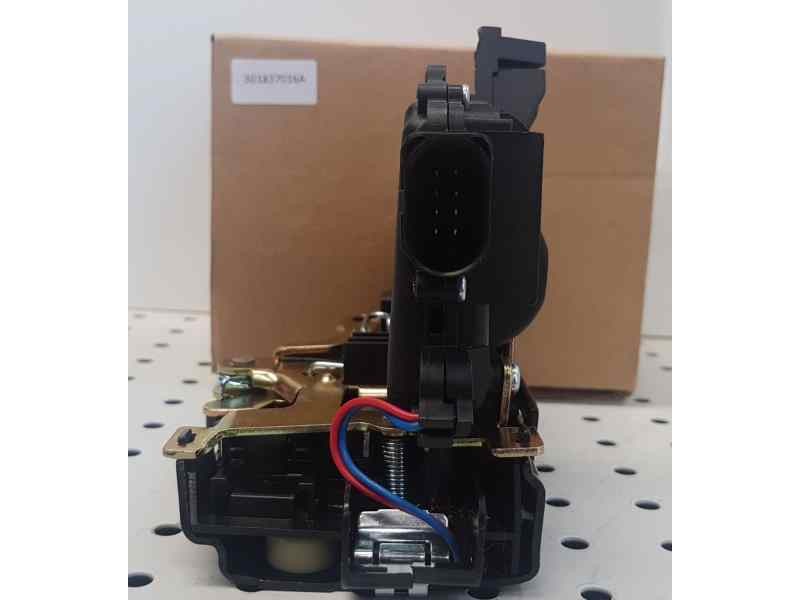 Recambio de cerradura puerta delantera derecha para universal cerradura delantera derecha vw-seat-skoda referencia OEM IAM 3B183