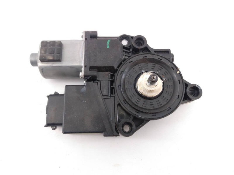 Recambio de motor elevalunas delantero derecho para kia sportage drive 2wd referencia OEM IAM 82460F1020  E2-B5-20-1