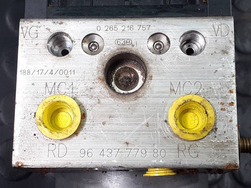 Recambio de abs para peugeot 307 (s1) xr referencia OEM IAM 9643777980 0265216757 P3-A8-18-4