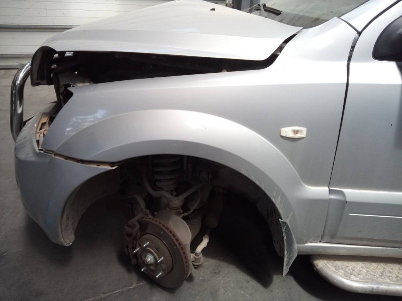 Recambio de aleta delantera izquierda para kia sorento 2.5 crdi concept referencia OEM IAM   