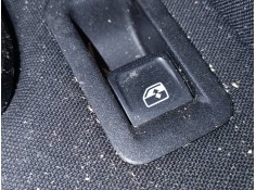 MANDO ELEVALUNAS TRASERO DERECHO 