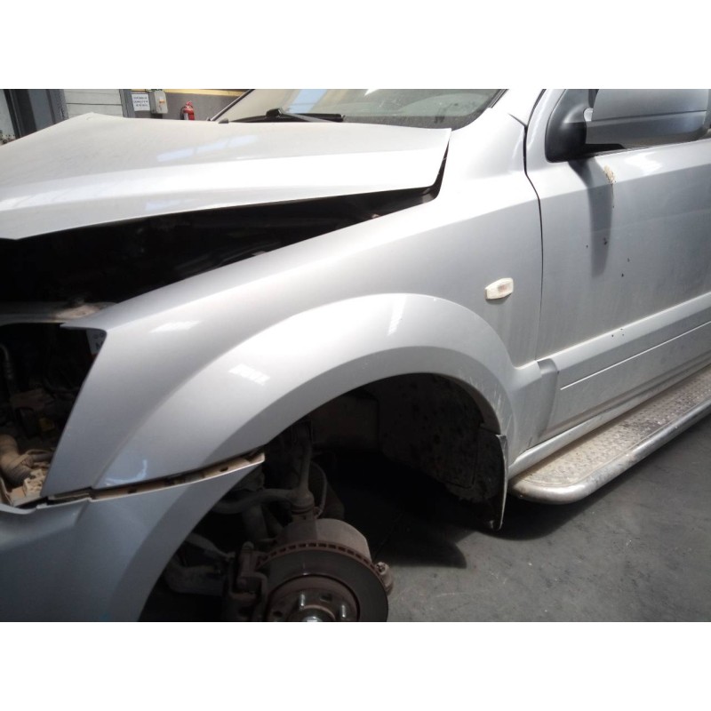 Recambio de aleta delantera izquierda para kia sorento 2.5 crdi concept referencia OEM IAM   