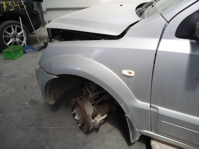 Recambio de aleta delantera izquierda para kia sorento 2.5 crdi concept referencia OEM IAM   