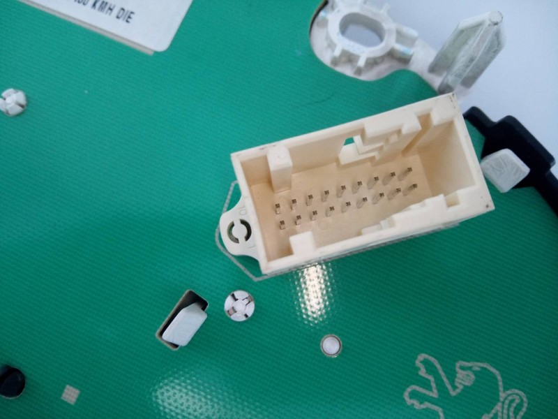 Recambio de cuadro instrumentos para citroën c3 attraction referencia OEM IAM 96668806XT A2C53385827 E3-B2-54-2