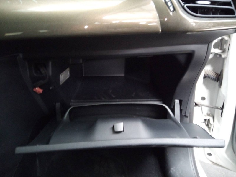 Recambio de guantera para citroën c3 attraction referencia OEM IAM   