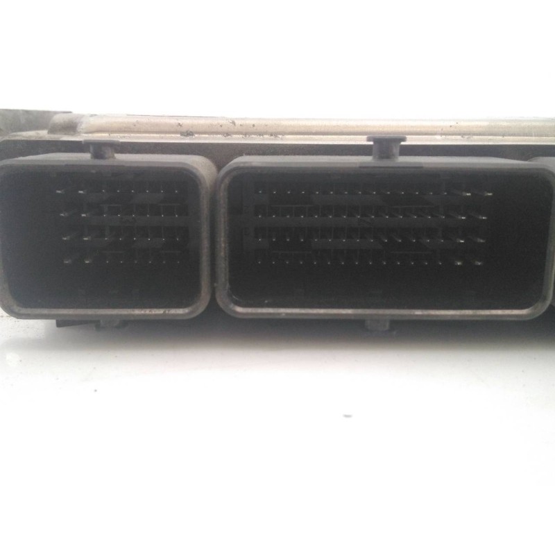 Recambio de centralita motor uce para renault master kombi l2h2 3,3t referencia OEM IAM 0281017977 237100899R E2-A1-35-2