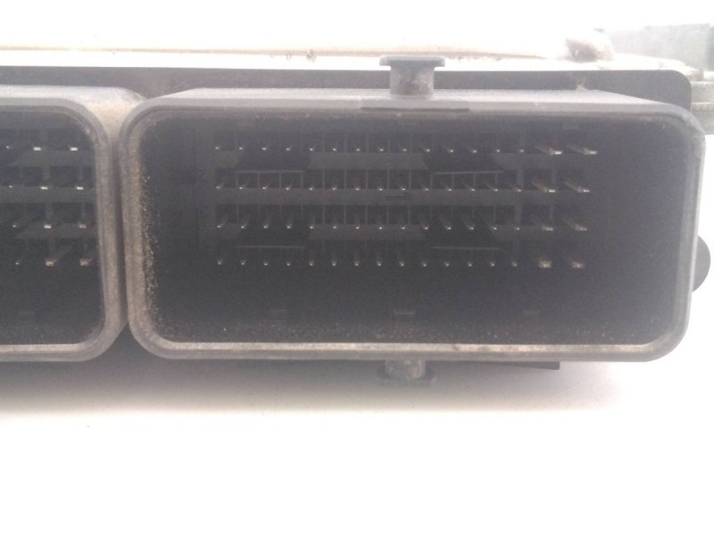 Recambio de centralita motor uce para renault master kombi l2h2 3,3t referencia OEM IAM 0281017977 237100899R E2-A1-35-2