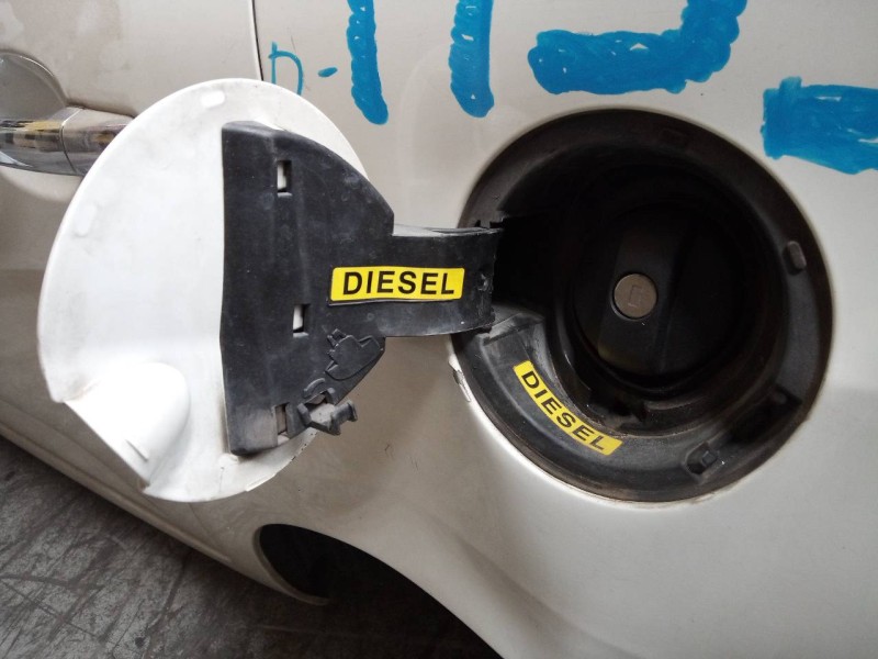 Recambio de tapa exterior combustible para citroën c3 attraction referencia OEM IAM   