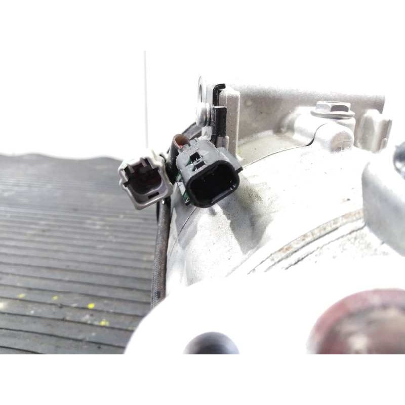 Recambio de compresor aire acondicionado para renault captur zen referencia OEM IAM 926000734R 72634BB P3-B2-9-2