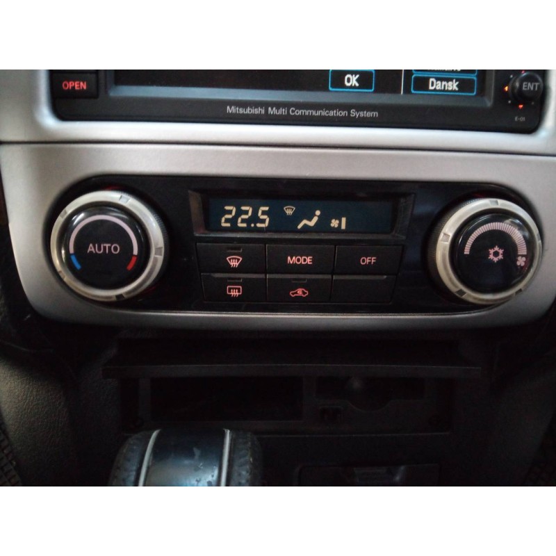 Recambio de mando climatizador para mitsubishi montero (v80/v90) 3.2 di-d intense (3-ptas.) referencia OEM IAM 7820A138XA 146570