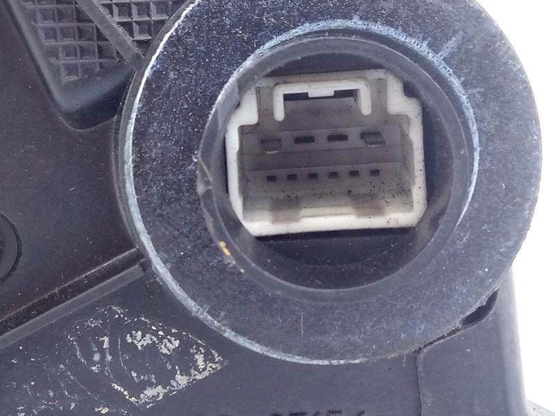 Recambio de cerradura puerta delantera derecha para toyota avensis wagon (t25) 2.0 d-4d sol referencia OEM IAM 021004  E2-B4-4-1