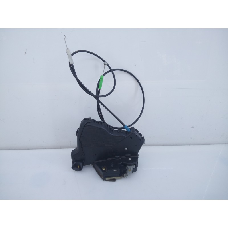 Recambio de cerradura puerta delantera derecha para toyota avensis wagon (t25) 2.0 d-4d sol referencia OEM IAM 021004  E2-B4-4-1