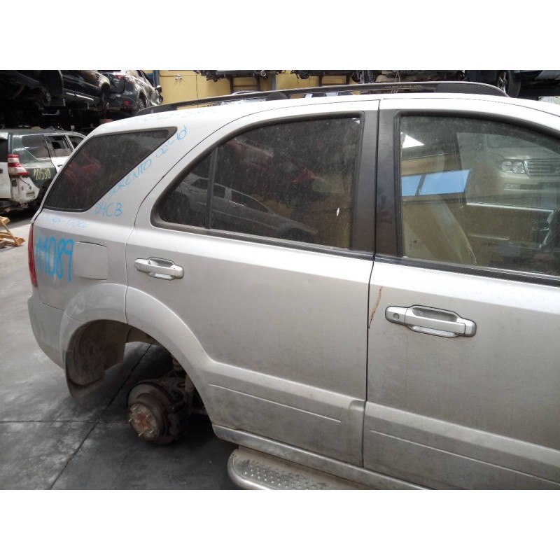 Recambio de puerta trasera derecha para kia sorento 2.5 crdi concept referencia OEM IAM   