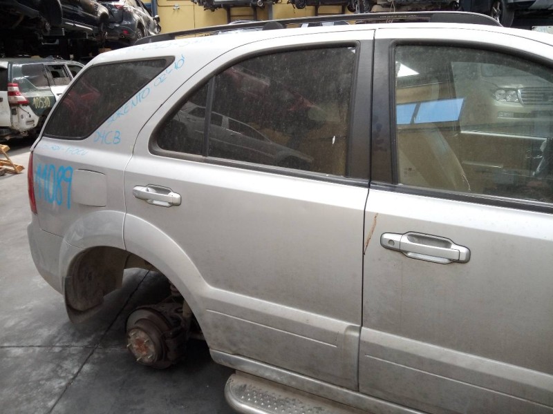 Recambio de puerta trasera derecha para kia sorento 2.5 crdi concept referencia OEM IAM   