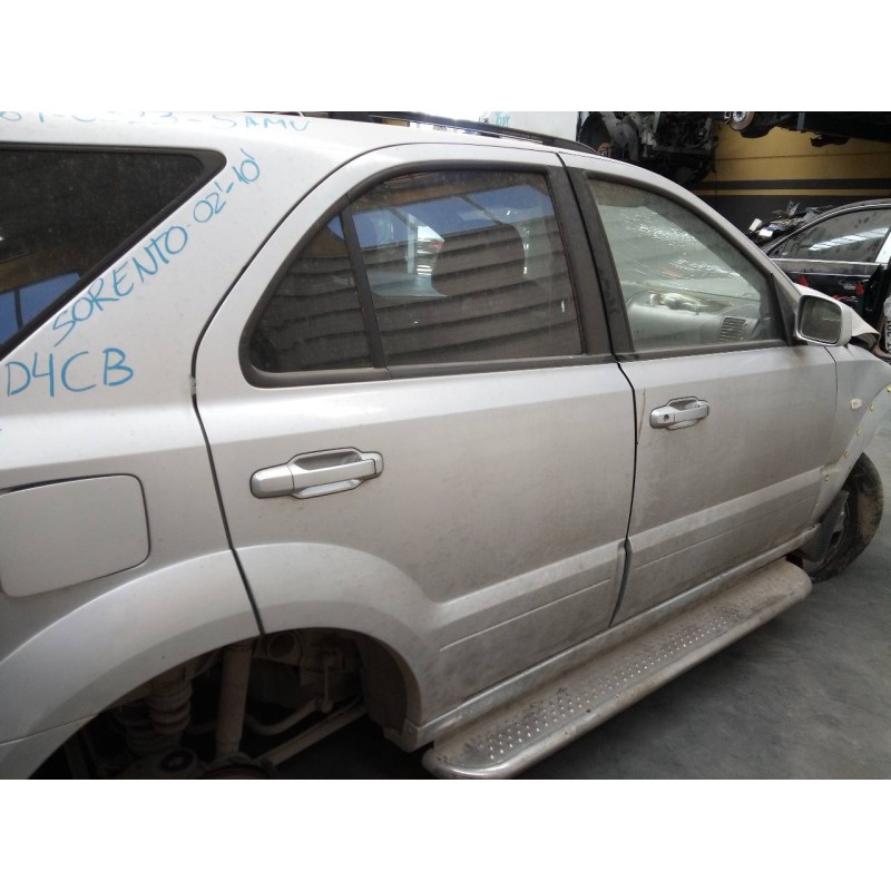 Recambio de puerta trasera derecha para kia sorento 2.5 crdi concept referencia OEM IAM   