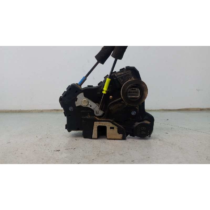 Recambio de cerradura puerta delantera derecha para toyota land cruiser (j12) 3.0 d-4d gx referencia OEM IAM 5012004  E2-B4-5-2
