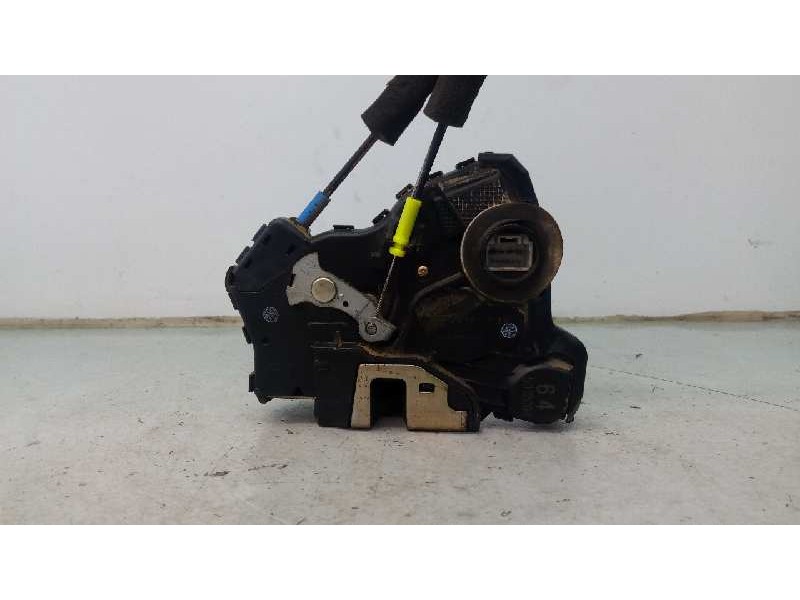 Recambio de cerradura puerta delantera derecha para toyota land cruiser (j12) 3.0 d-4d gx referencia OEM IAM 5012004  E2-B4-5-2