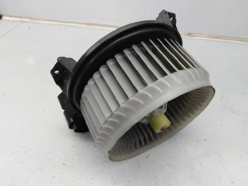 Recambio de ventilador calefaccion para toyota avensis (t27) advance referencia OEM IAM AV2727008103  E3-B2-19-4