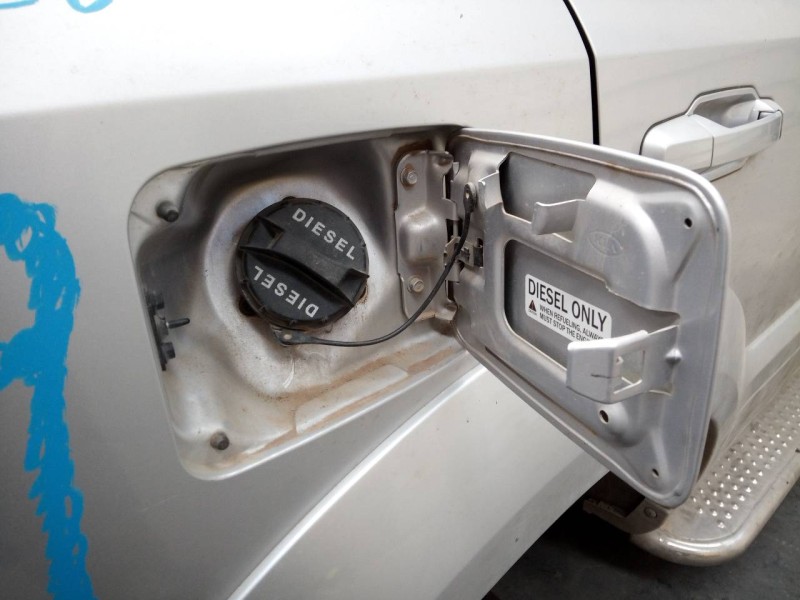 Recambio de tapa exterior combustible para kia sorento 2.5 crdi concept referencia OEM IAM   