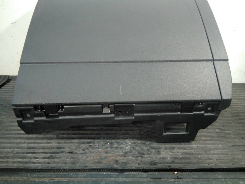 Recambio de guantera para volkswagen tiguan advance bmt referencia OEM IAM 5NB857101 5NB857097C P2-A3-12