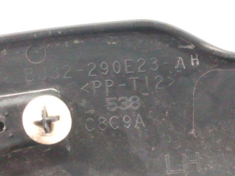 Recambio de aletin trasero izquierdo para land rover evoque pure referencia OEM IAM BJ32290E23AH  P2-B3-29