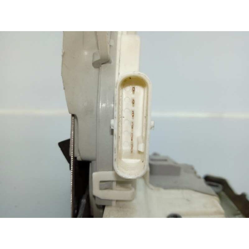 Recambio de cerradura puerta trasera izquierda para audi a4 ber. (b8) basis referencia OEM IAM 8K0839015C  E1-B6-12-2