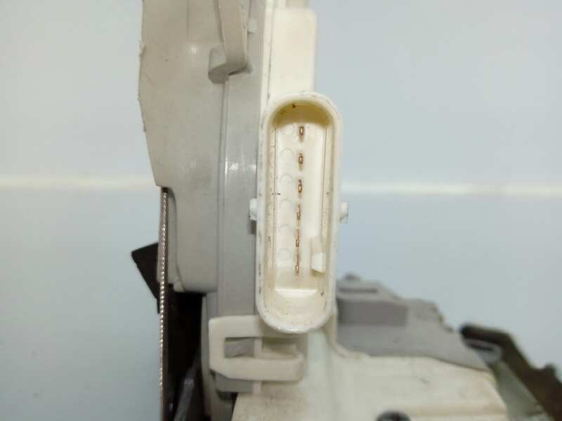 Recambio de cerradura puerta trasera izquierda para audi a4 ber. (b8) basis referencia OEM IAM 8K0839015C  E1-B6-12-2