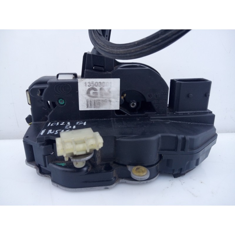 Recambio de cerradura puerta delantera izquierda para opel insignia sports tourer cosmo referencia OEM IAM 13503801 A 1101120090
