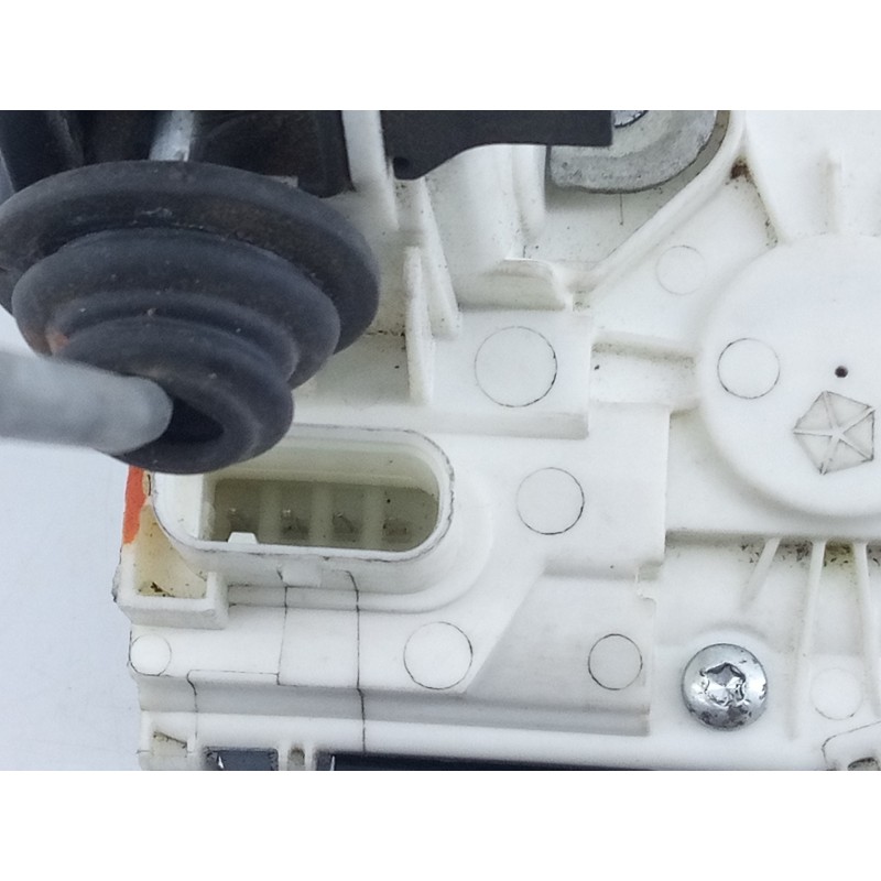 Recambio de cerradura puerta trasera derecha para fiat freemont (345) urban referencia OEM IAM P04589914ADA 937067 E2- B2-49-1