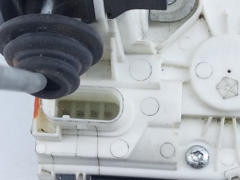 Recambio de cerradura puerta trasera derecha para fiat freemont (345) urban referencia OEM IAM P04589914ADA 937067 E2- B2-49-1