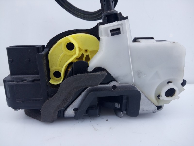 Recambio de cerradura puerta delantera izquierda para opel insignia sports tourer cosmo referencia OEM IAM 13503801 A 1101120090