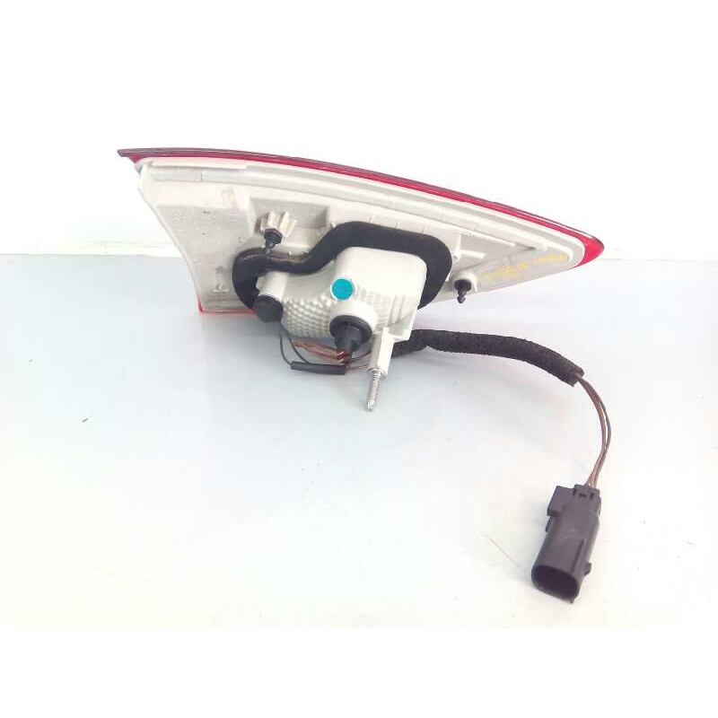 Recambio de piloto trasero derecho porton para ford kuga (cbs) referencia OEM IAM CV4413A602BG  E2-B3-27-2