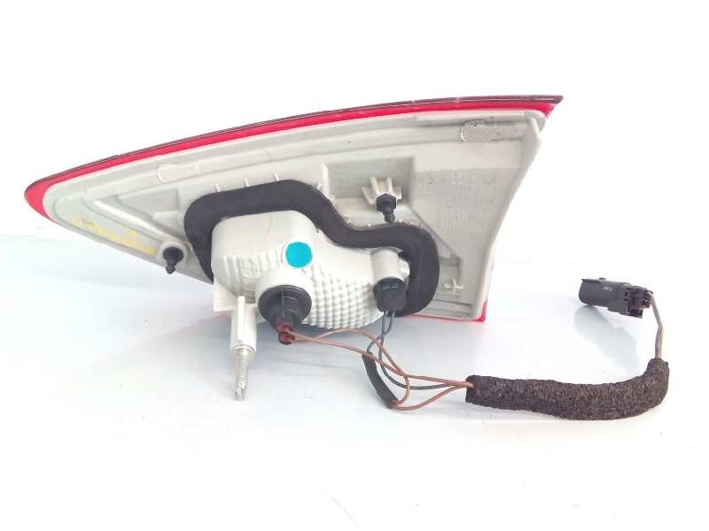 Recambio de piloto trasero izquierdo porton para ford kuga (cbs) referencia OEM IAM CV4413A603BG 90021833 E2-B3-27-2